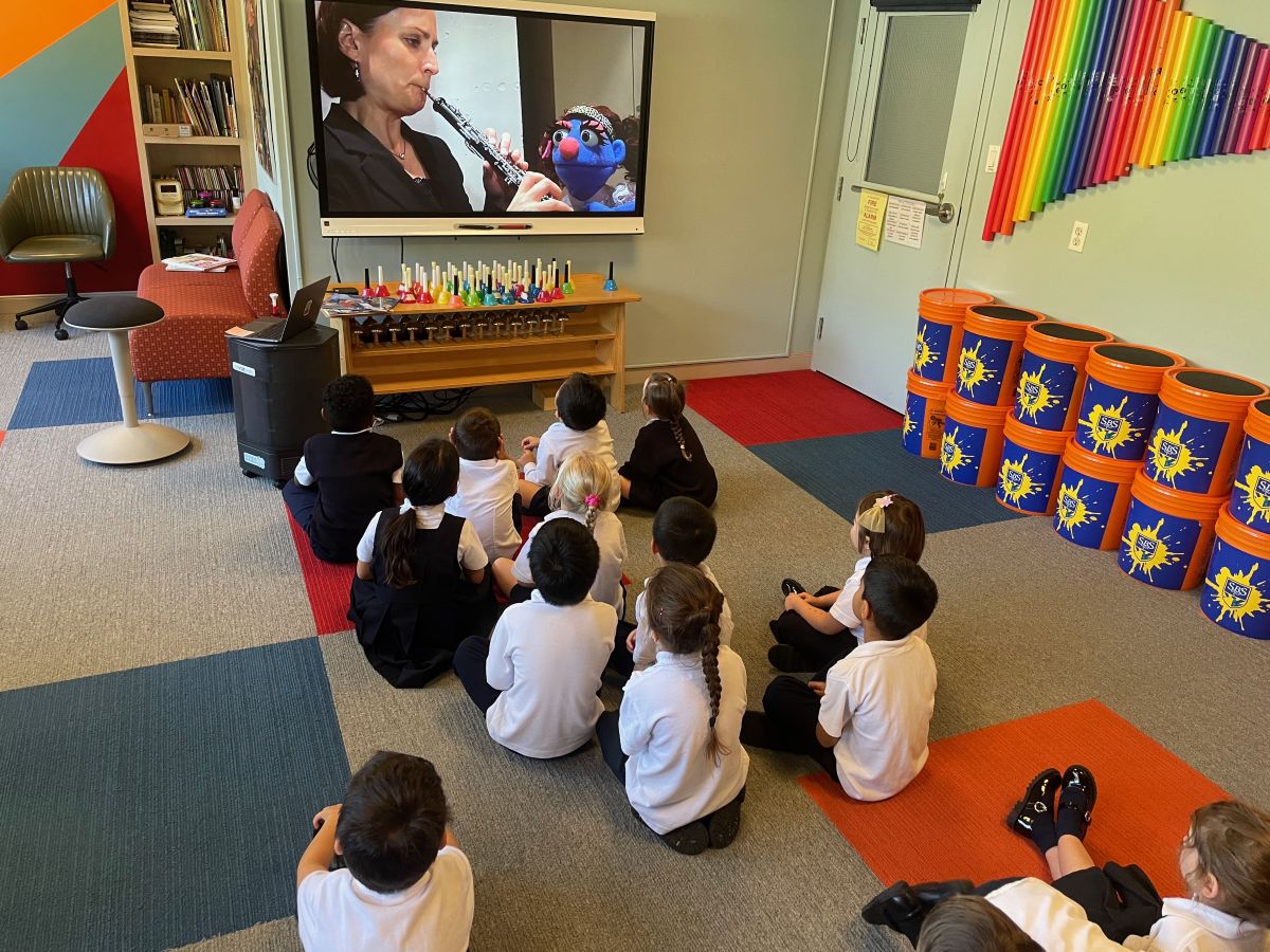 SK learns about the oboe