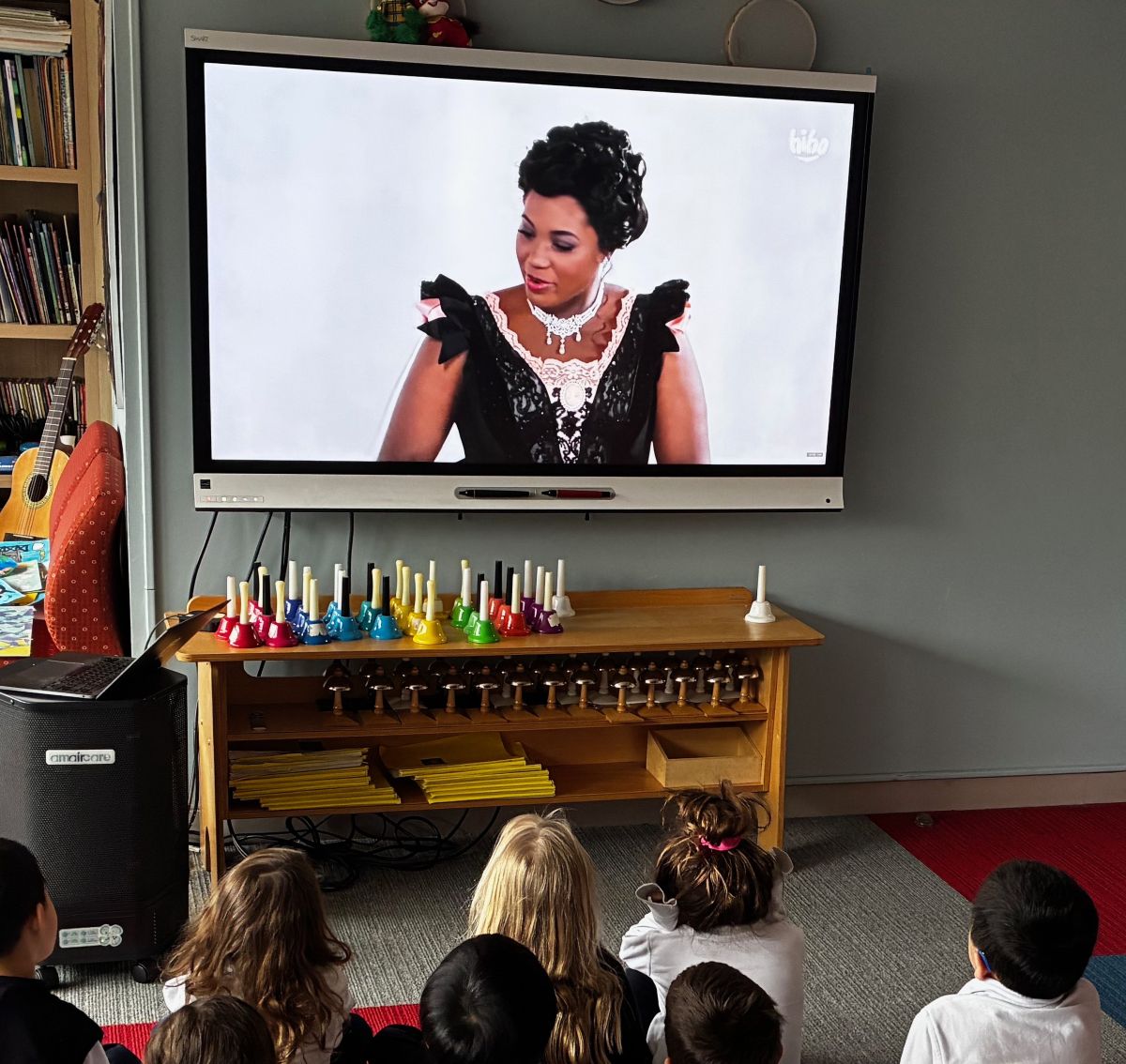 SK introduced to an Opera Singer